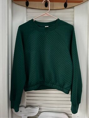 Ebb and Flow Quilted Dark Green Yoga Crewneck Sweatshirt